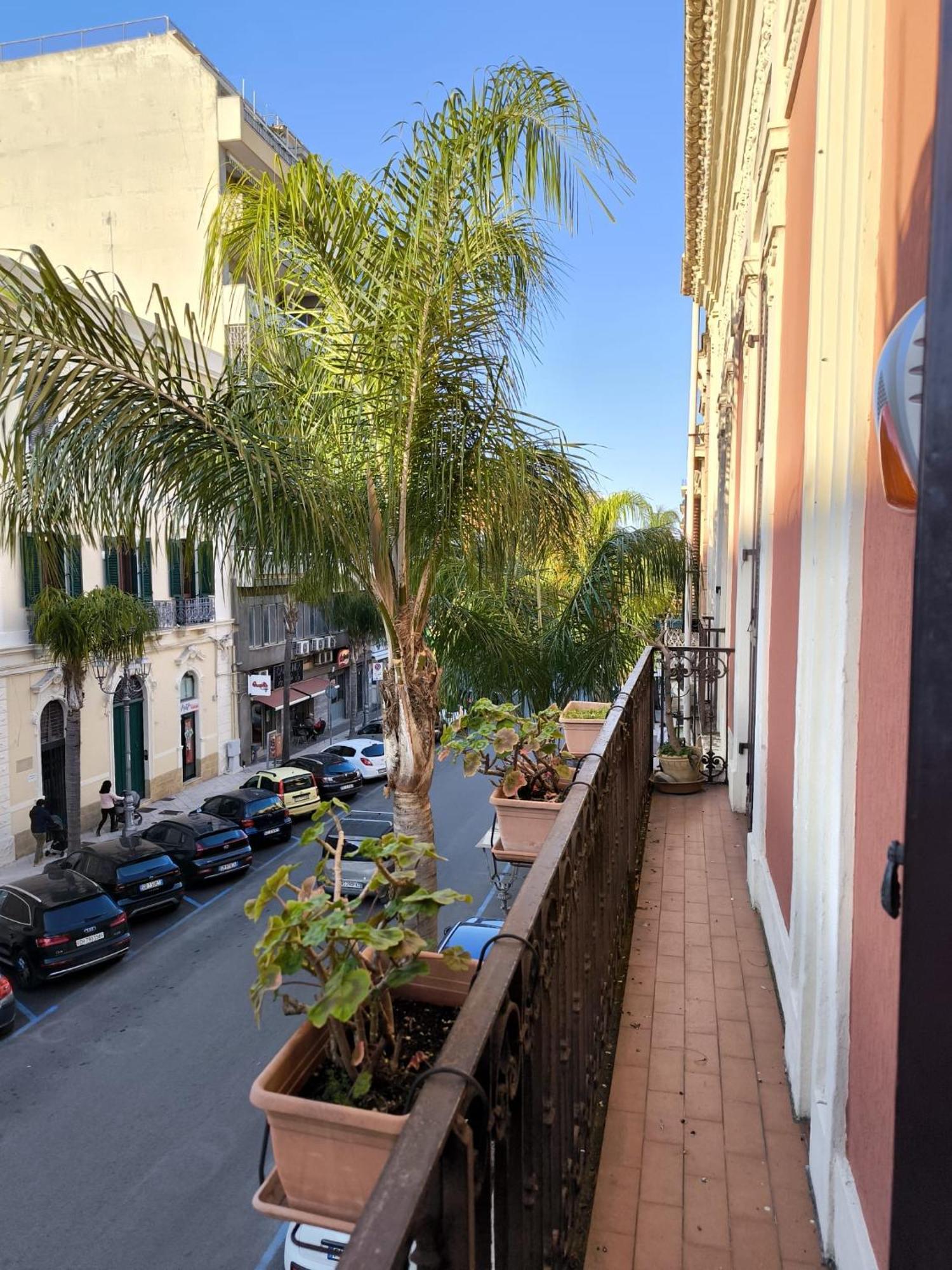La Casa Rossa Apartment Brindisi Exterior photo